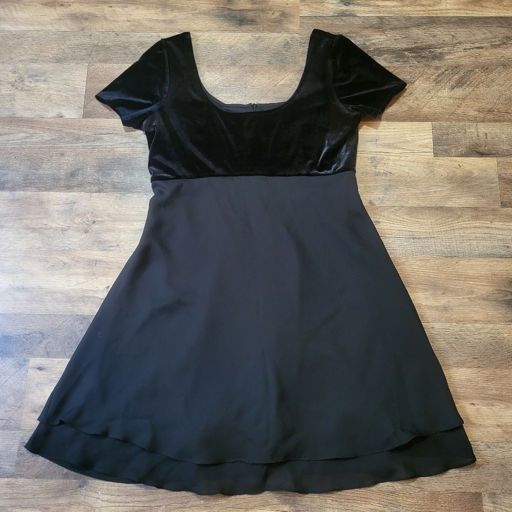Vintage JS Collections Fit & Flare Velvet Flow Dress Size 10
